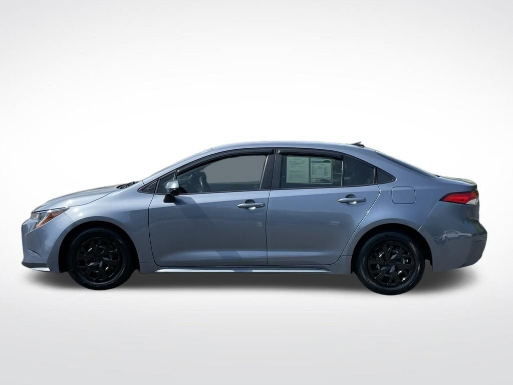 Used 2022 Toyota Corolla L FWD image 2