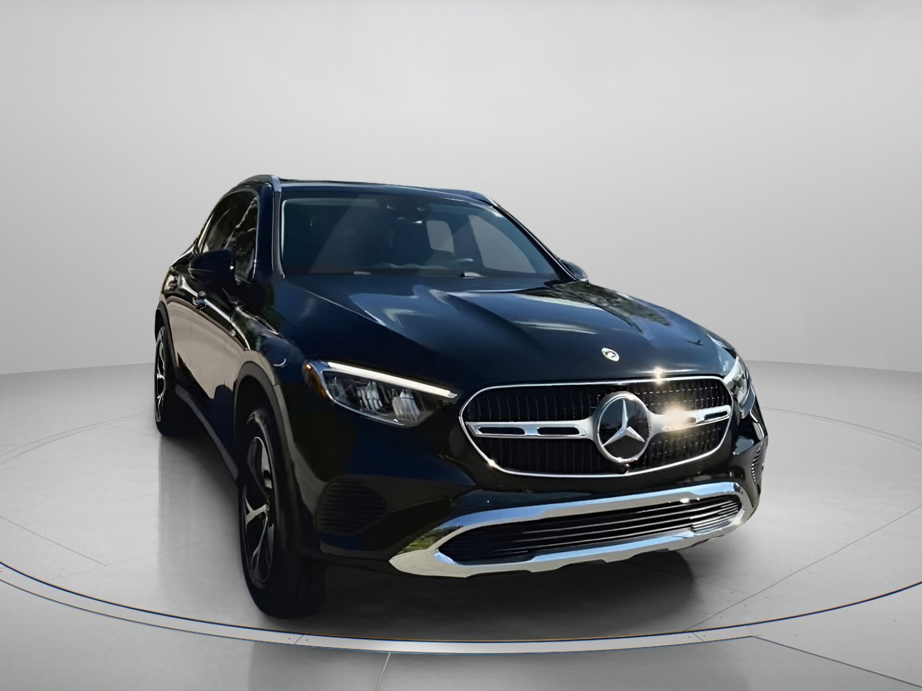 Used 2025 Mercedes-Benz GLC 350e GLC 350e image 4