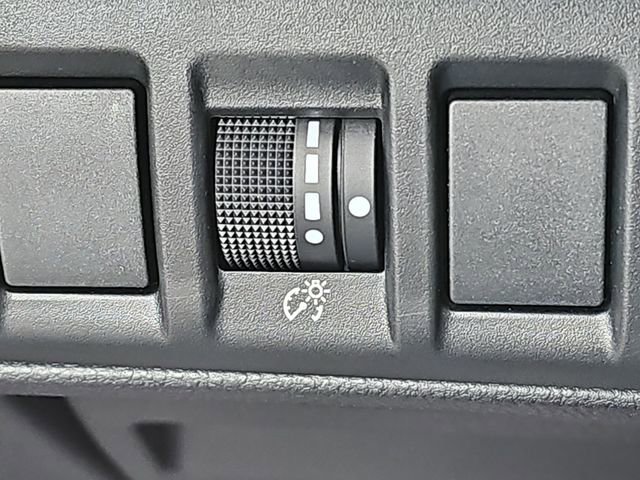 Used 2023 Subaru Outback Premium AWD/4WD image 17