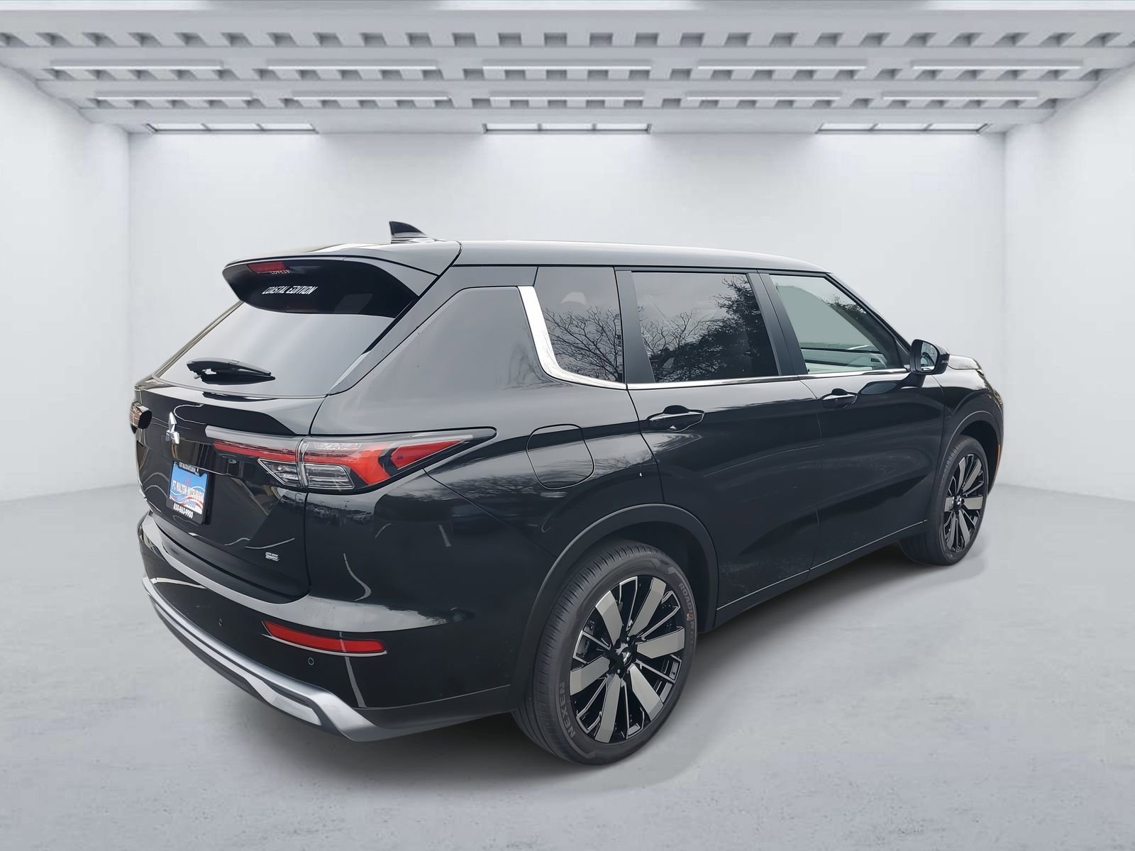 New 2026 Mitsubishi Outlander SE image 4