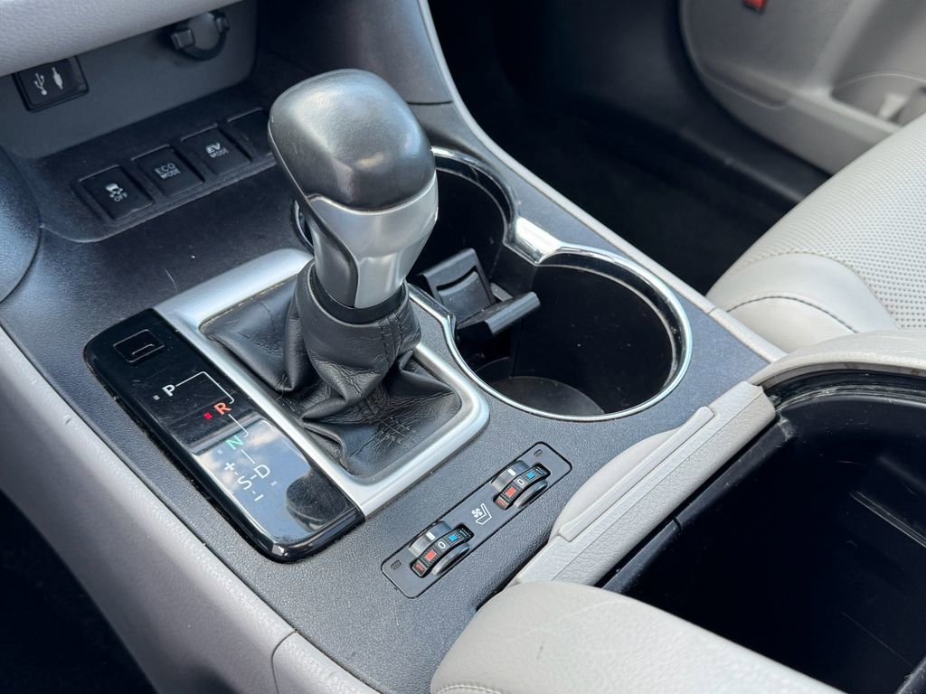 Used 2015 Toyota Highlander Limited Platinum image 31