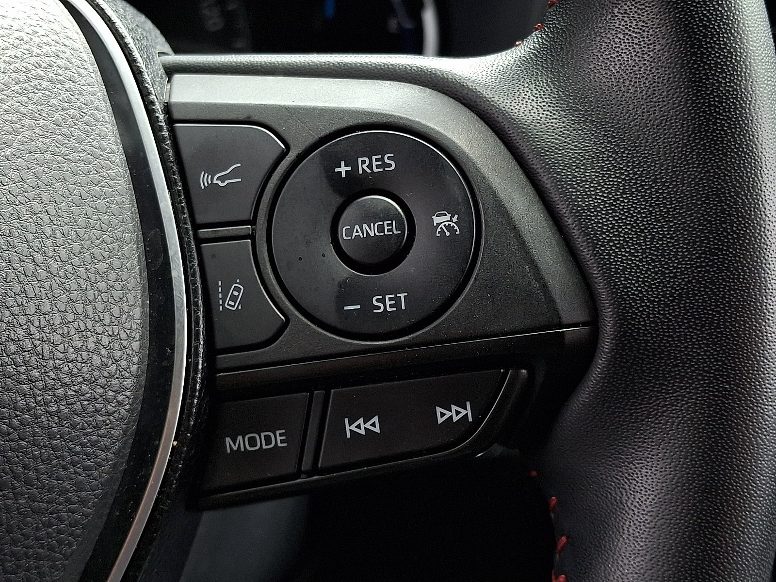 Used 2022 Toyota RAV4 SE AWD/4WD image 21
