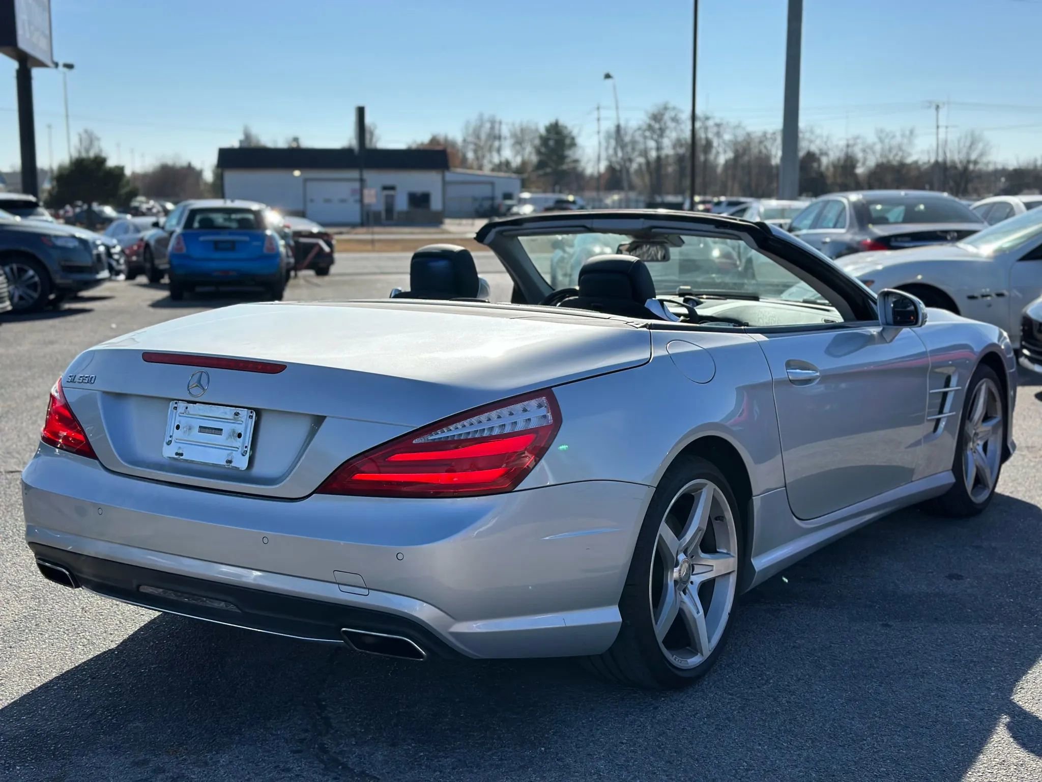 Used 2015 Mercedes-Benz SL 550 w/ Driver Assistance Package image 8