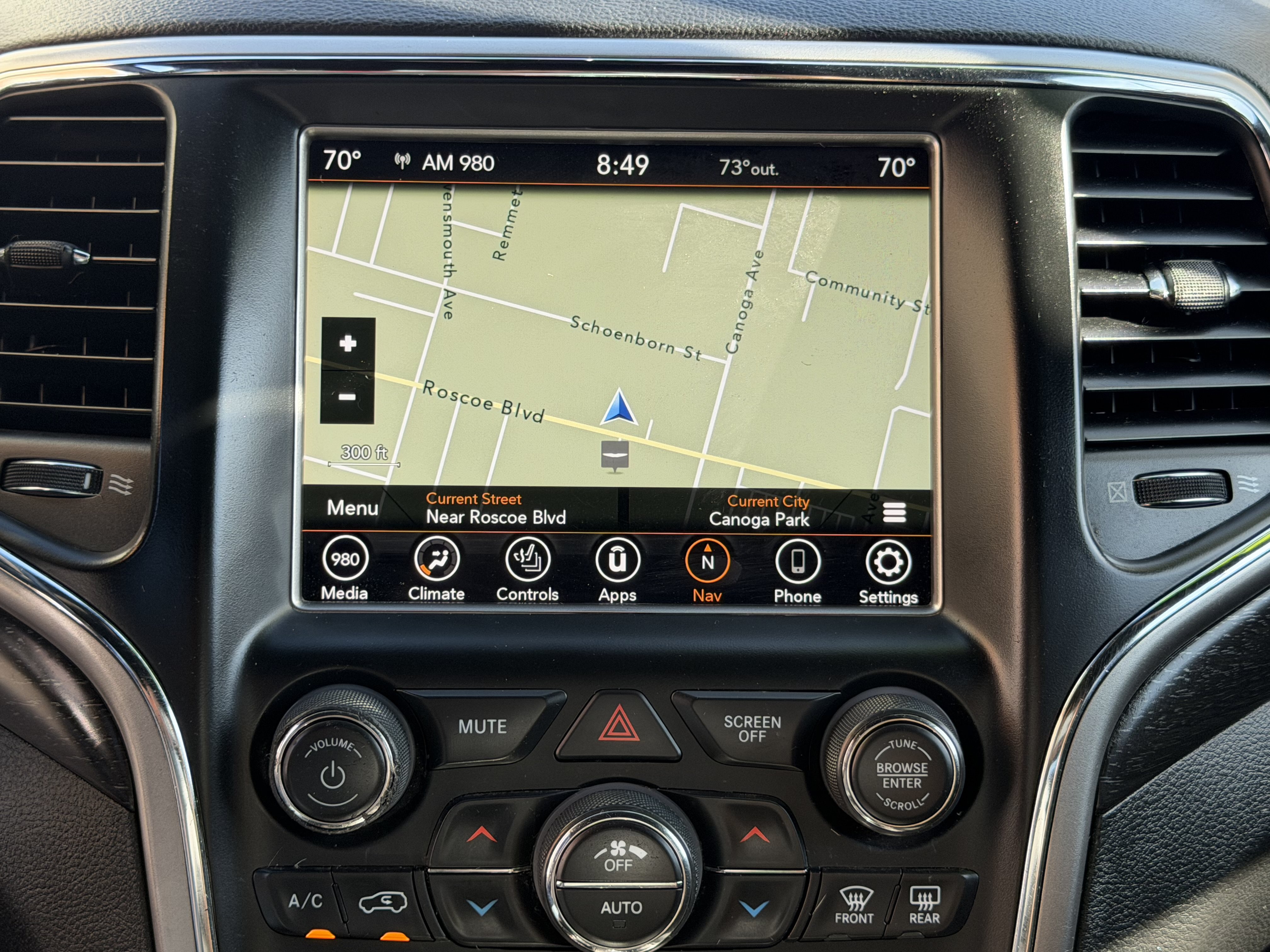Used 2018 Jeep Grand Cherokee Altitude AWD/4WD image 24