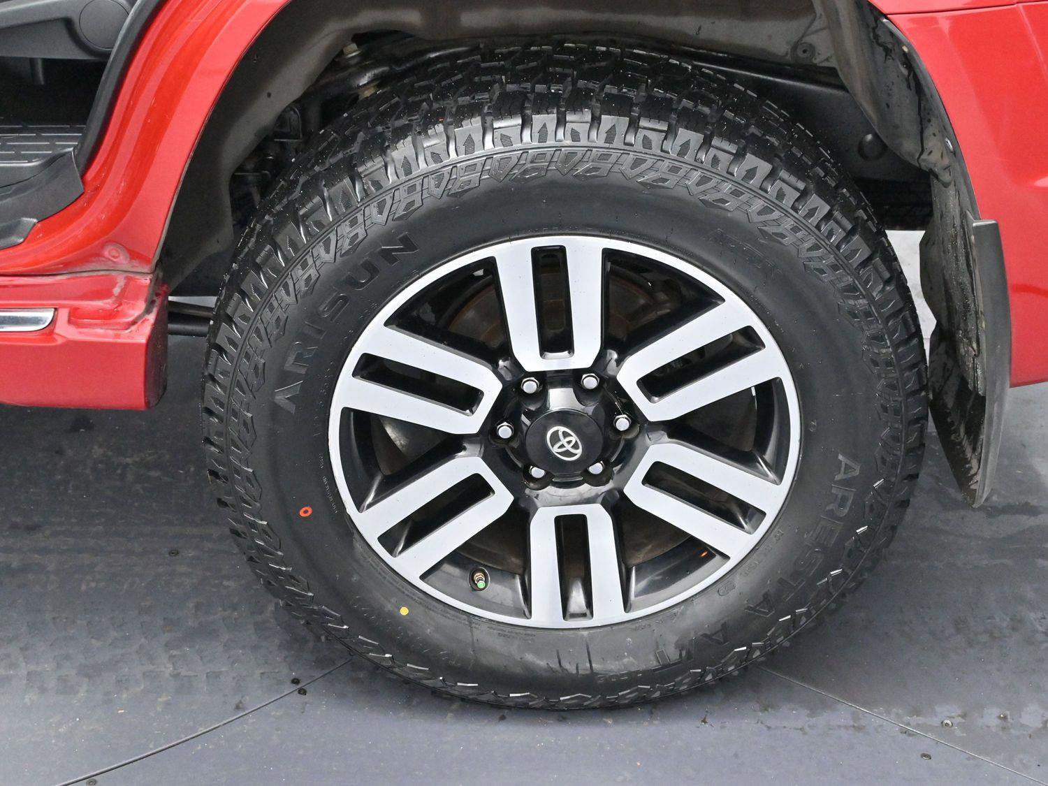 Used 2014 Toyota 4Runner Limited image 35