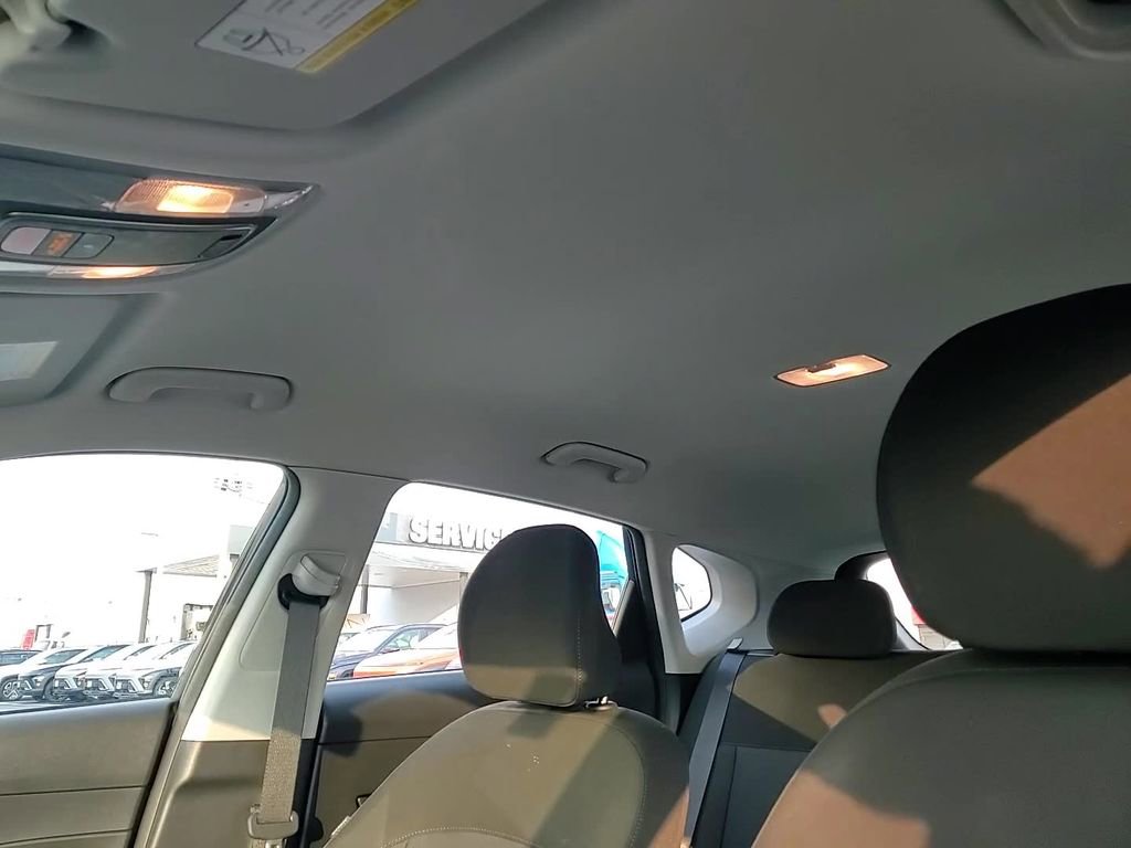 Certified 2025 Hyundai Kona SE image 21