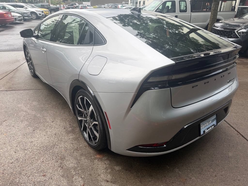 Used 2023 Toyota Prius Prime FWD image 6
