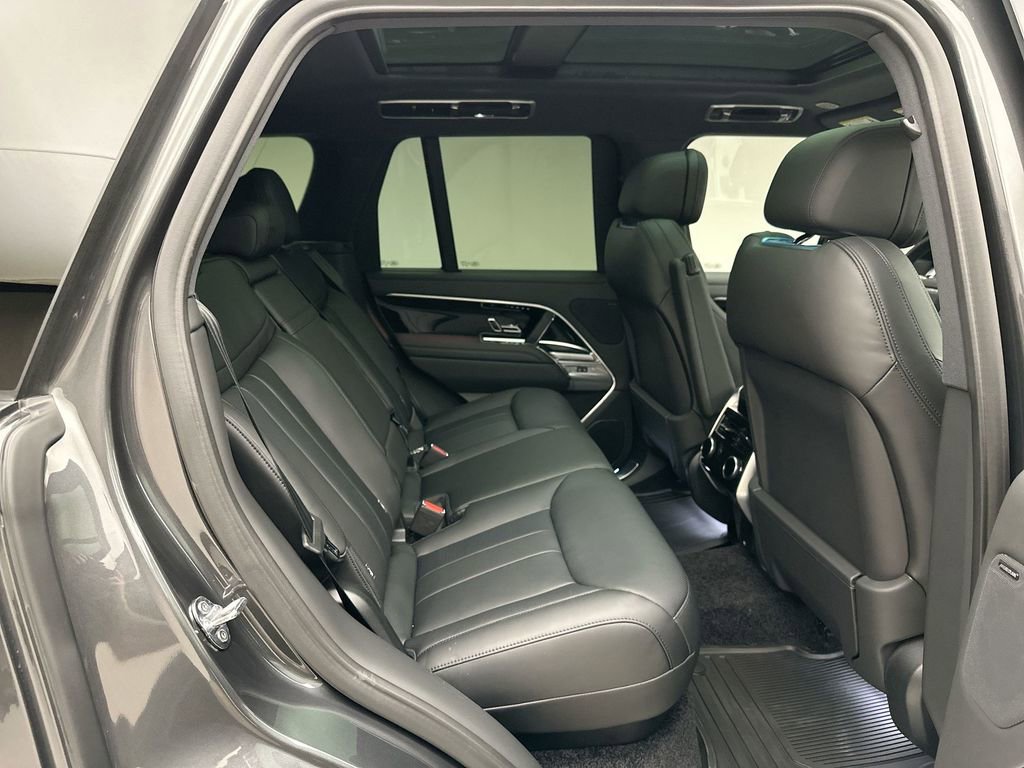 New 2026 Land Rover Range Rover SE image 19