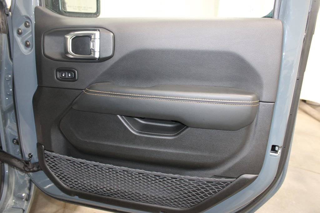 Used 2025 Jeep Wrangler Unlimited Sahara w/ Safety Group image 33