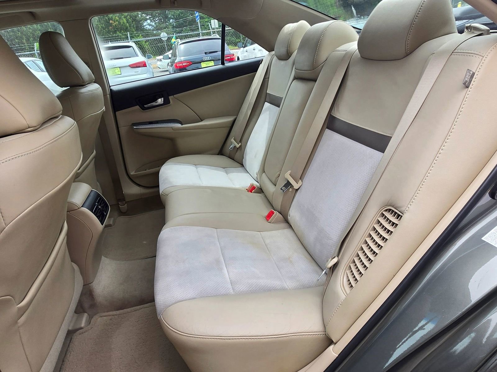 Used 2012 Toyota Camry XLE w/ Leather Pkg FWD image 10