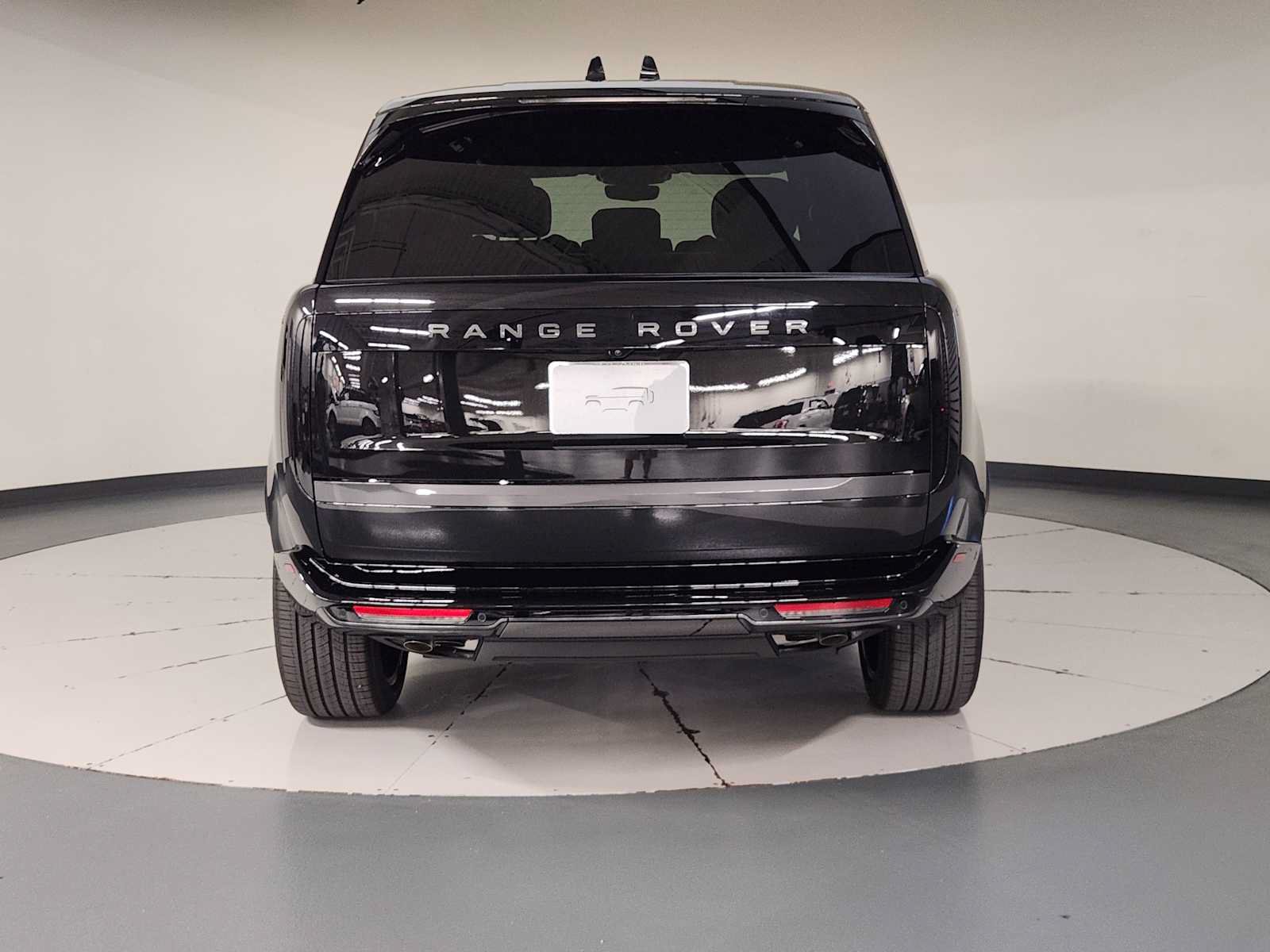 New 2026 Land Rover Range Rover Long Wheelbase SE AWD/4WD image 10