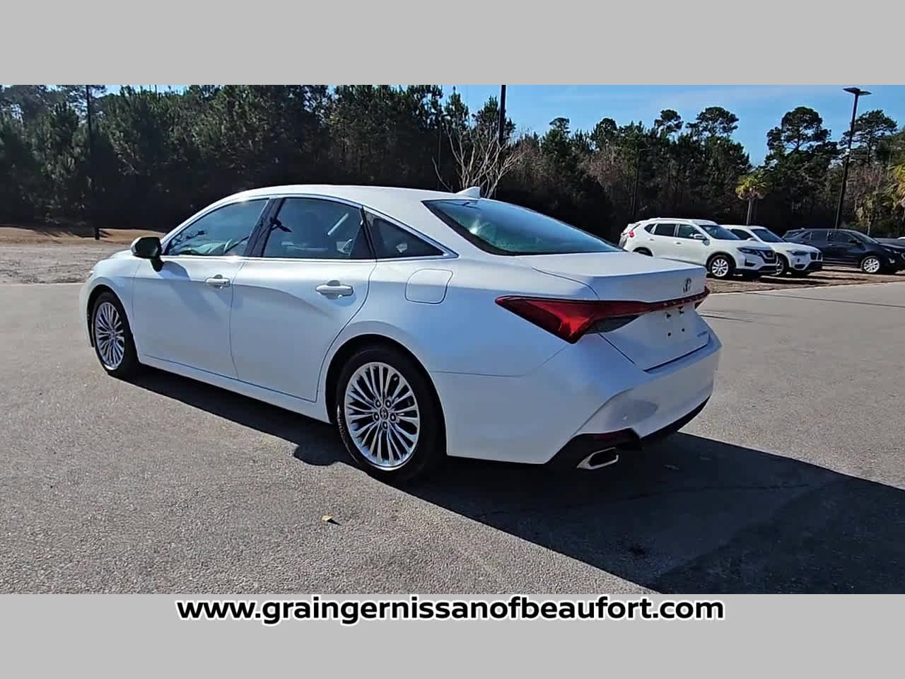 Used 2020 Toyota Avalon Limited image 28