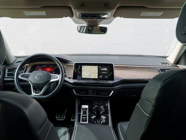 Used 2025 Volkswagen Atlas SEL Premium R-Line image 22