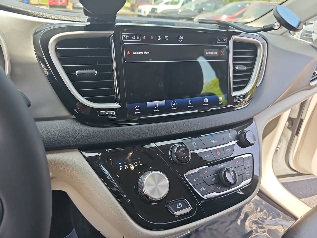 Certified 2022 Chrysler Pacifica Touring-L FWD image 21