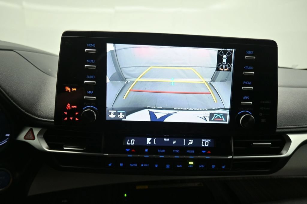 Used 2021 Toyota Sienna Limited FWD image 17