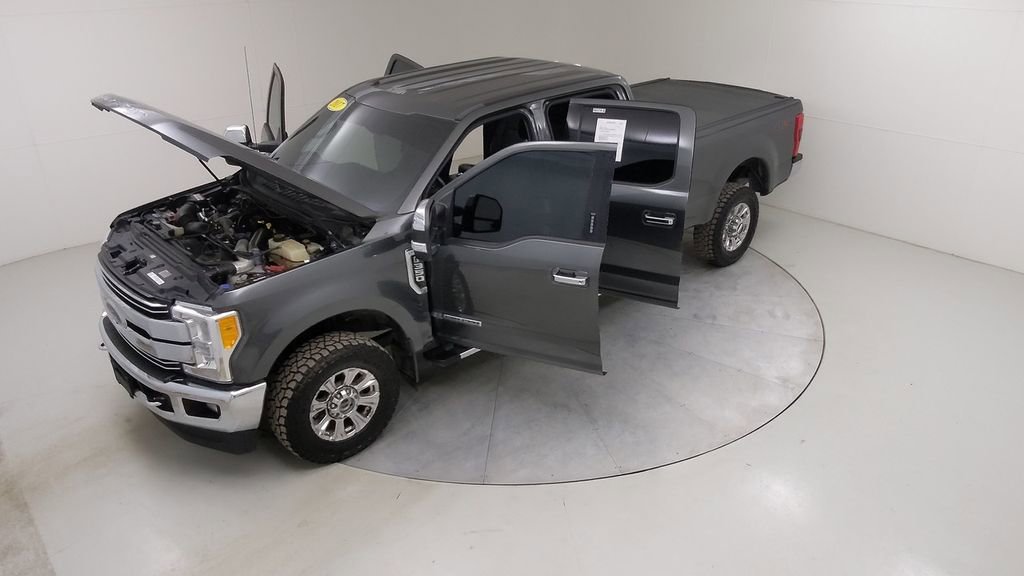 Used 2017 Ford F350 Lariat w/ Chrome Package image 58