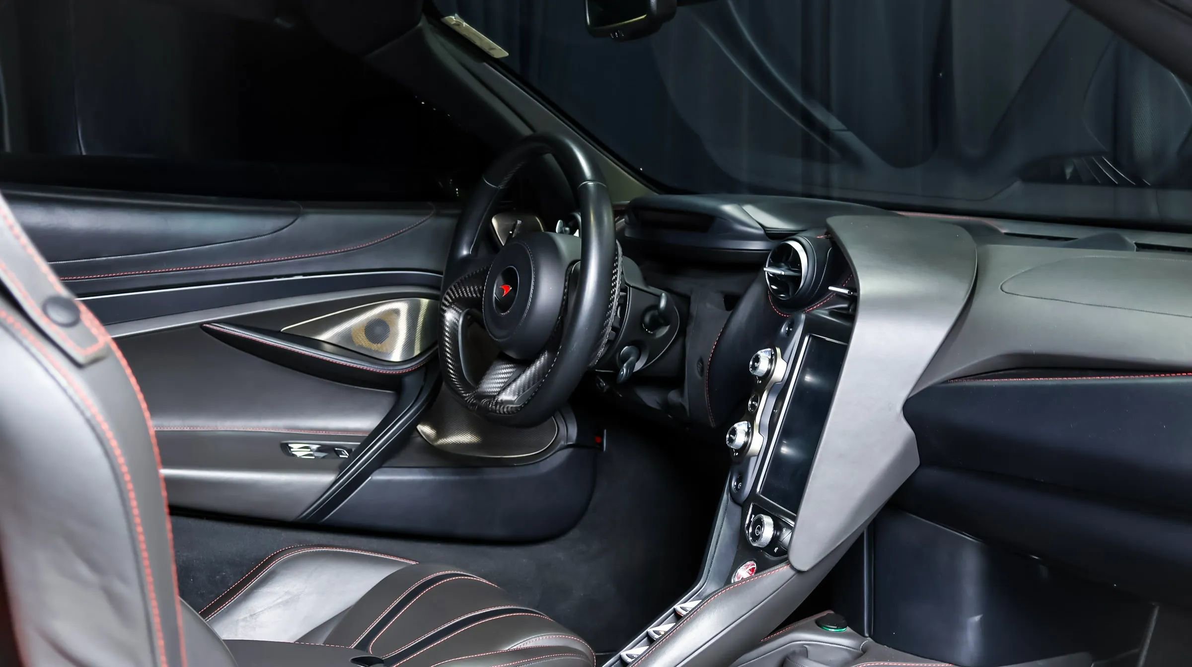 Used 2018 McLaren 720S Luxury RWD image 19