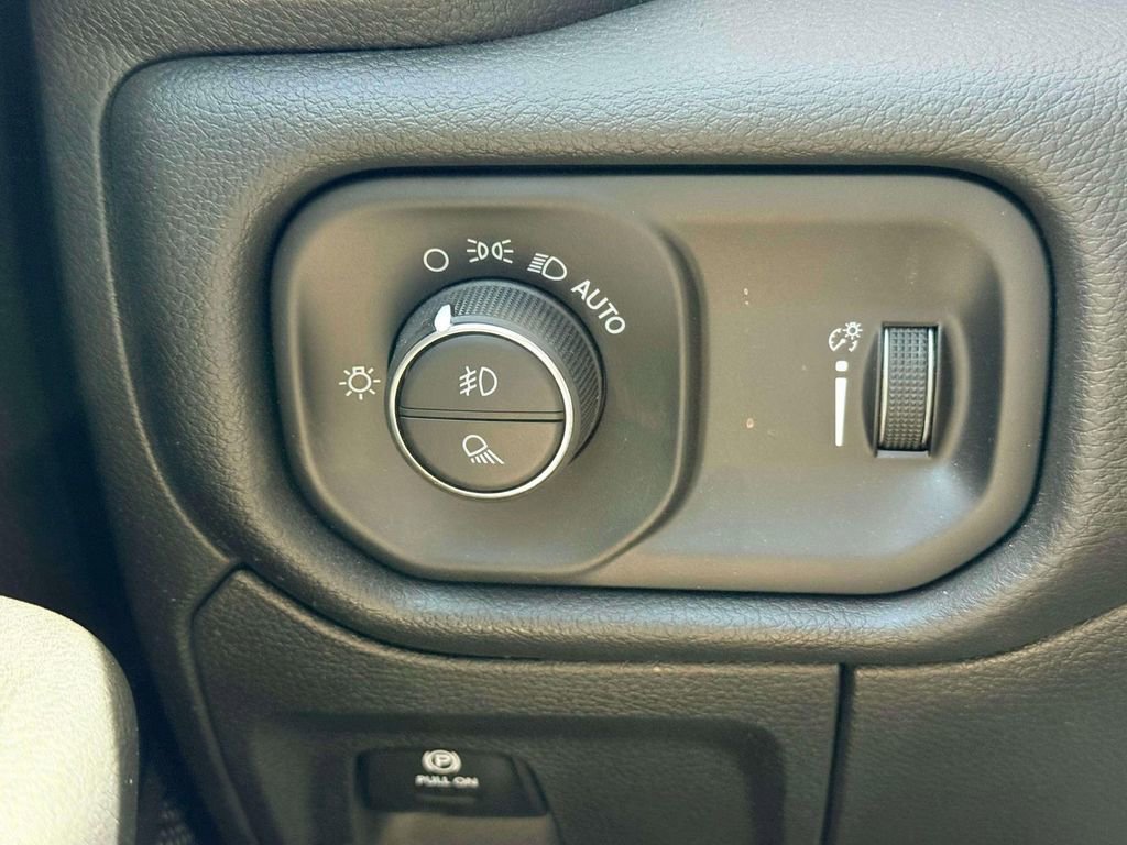 Used 2023 RAM 1500 Big Horn AWD/4WD image 19
