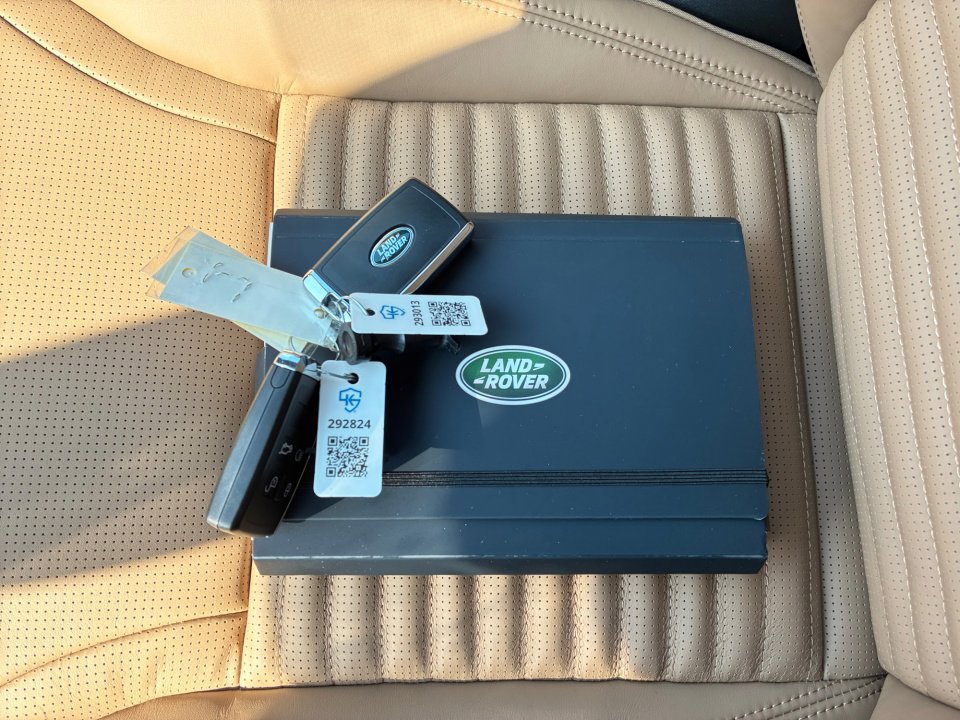 New 2026 Land Rover Discovery Limited Edition AWD/4WD image 34