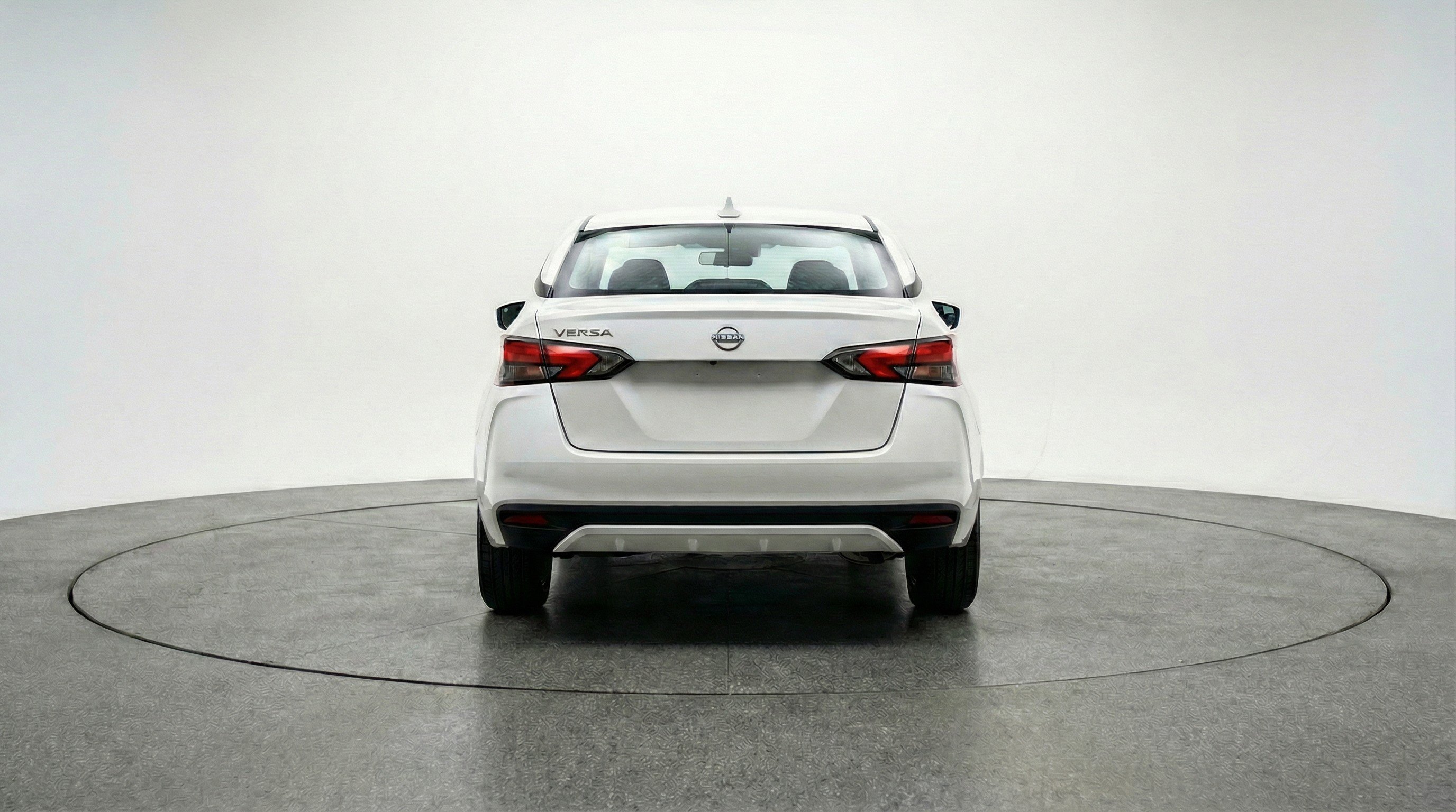 Used 2025 Nissan Versa SV image 7