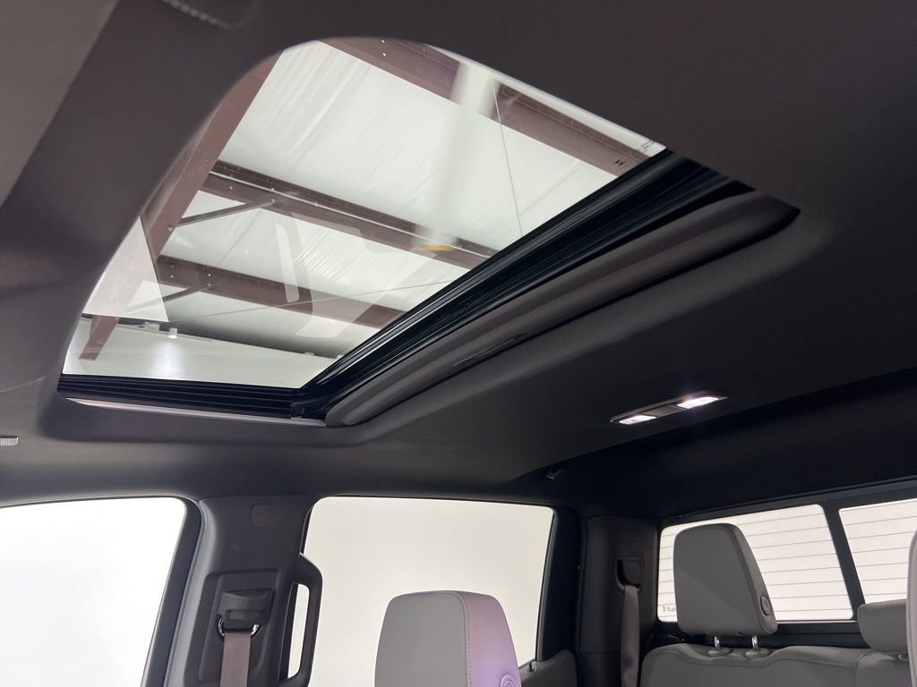 Used 2026 GMC Sierra 1500 SLT w/ SLT Premium Plus Package image 18