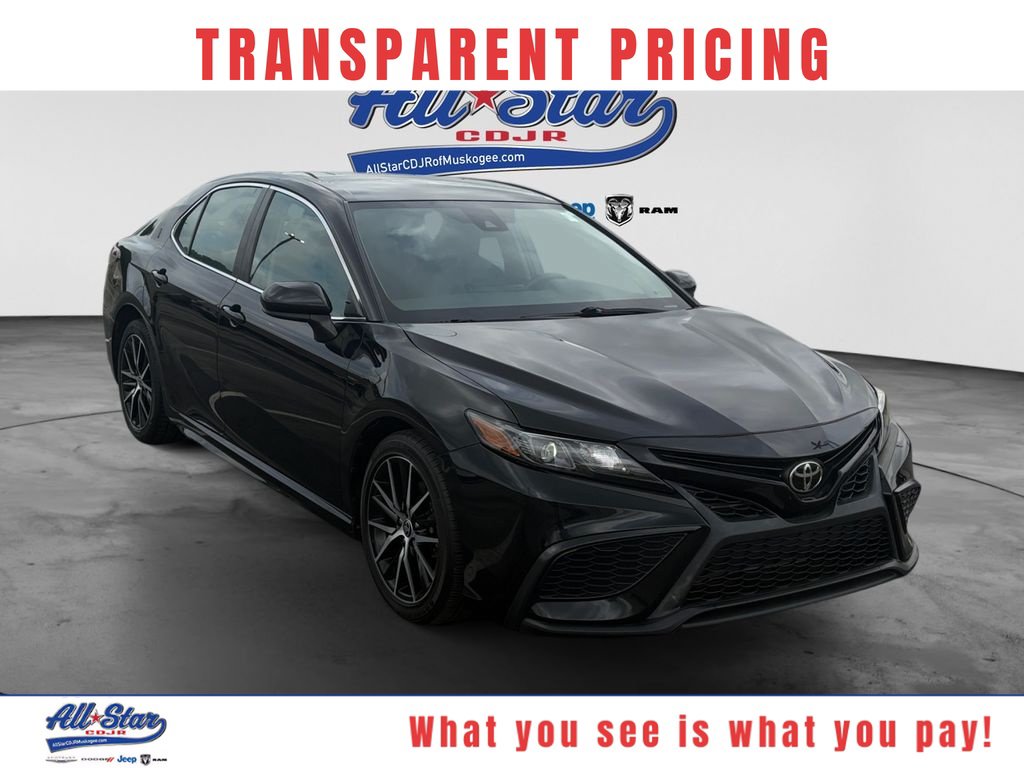 Used 2021 Toyota Camry SE FWD image 1