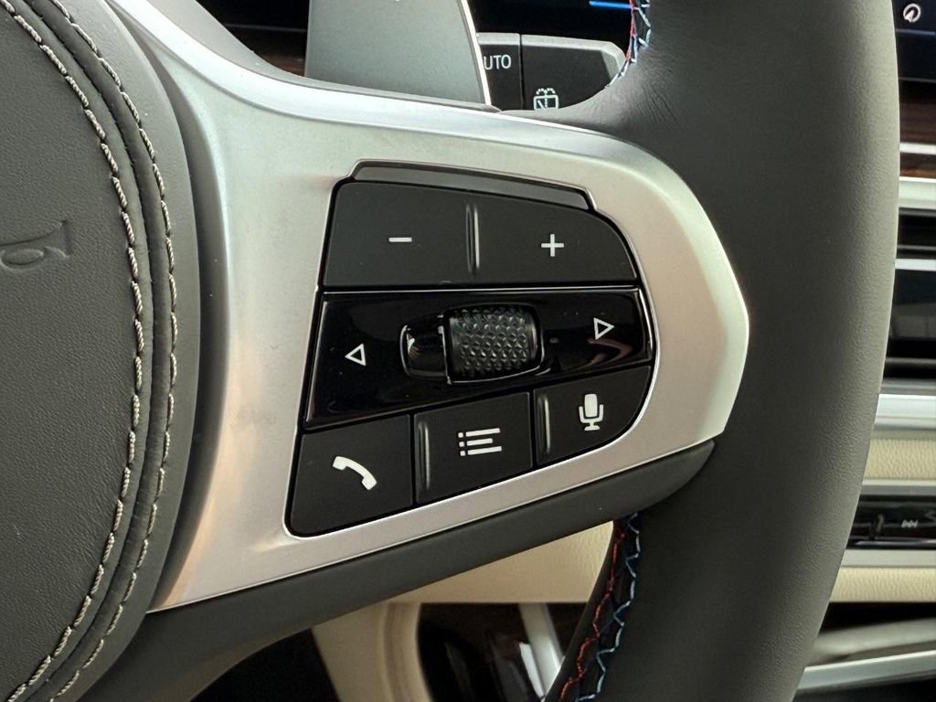 New 2026 BMW X7 M60i image 14
