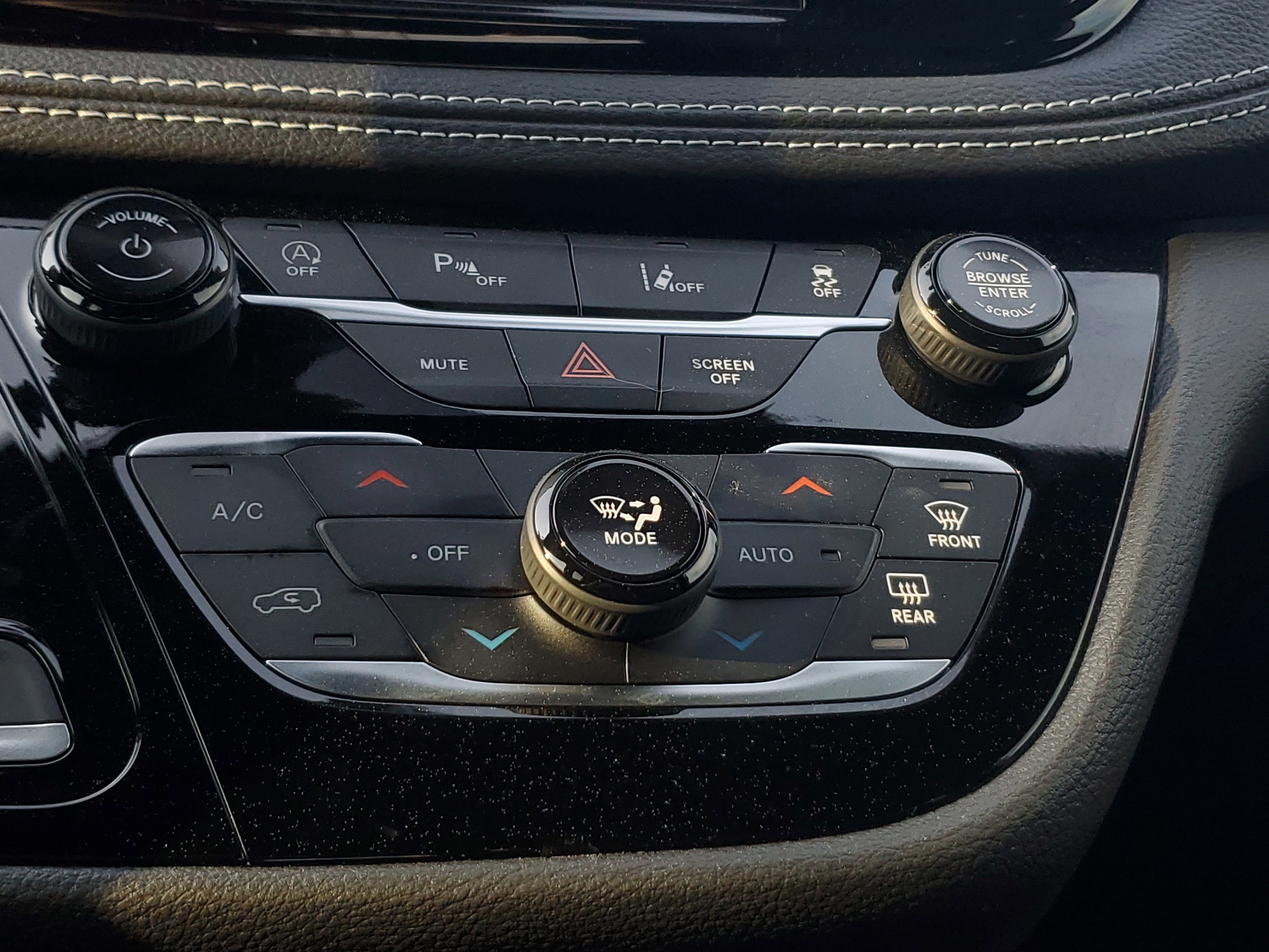 Used 2025 Chrysler Pacifica Select image 25