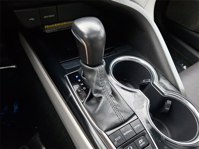 Used 2020 Toyota Camry XLE image 15