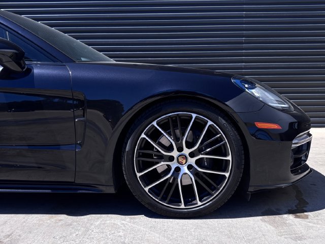 Certified 2023 Porsche Panamera 4 Platinum Edition AWD/4WD image 11