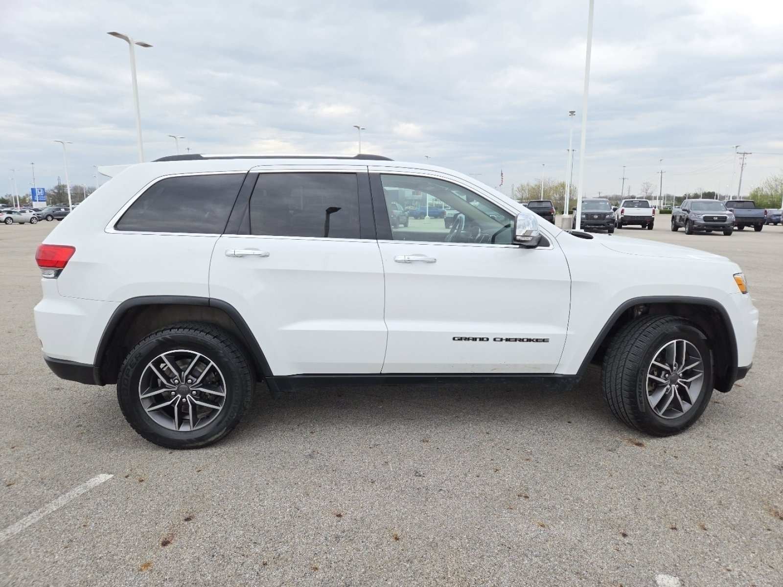 Used 2019 Jeep Grand Cherokee Limited AWD/4WD image 19