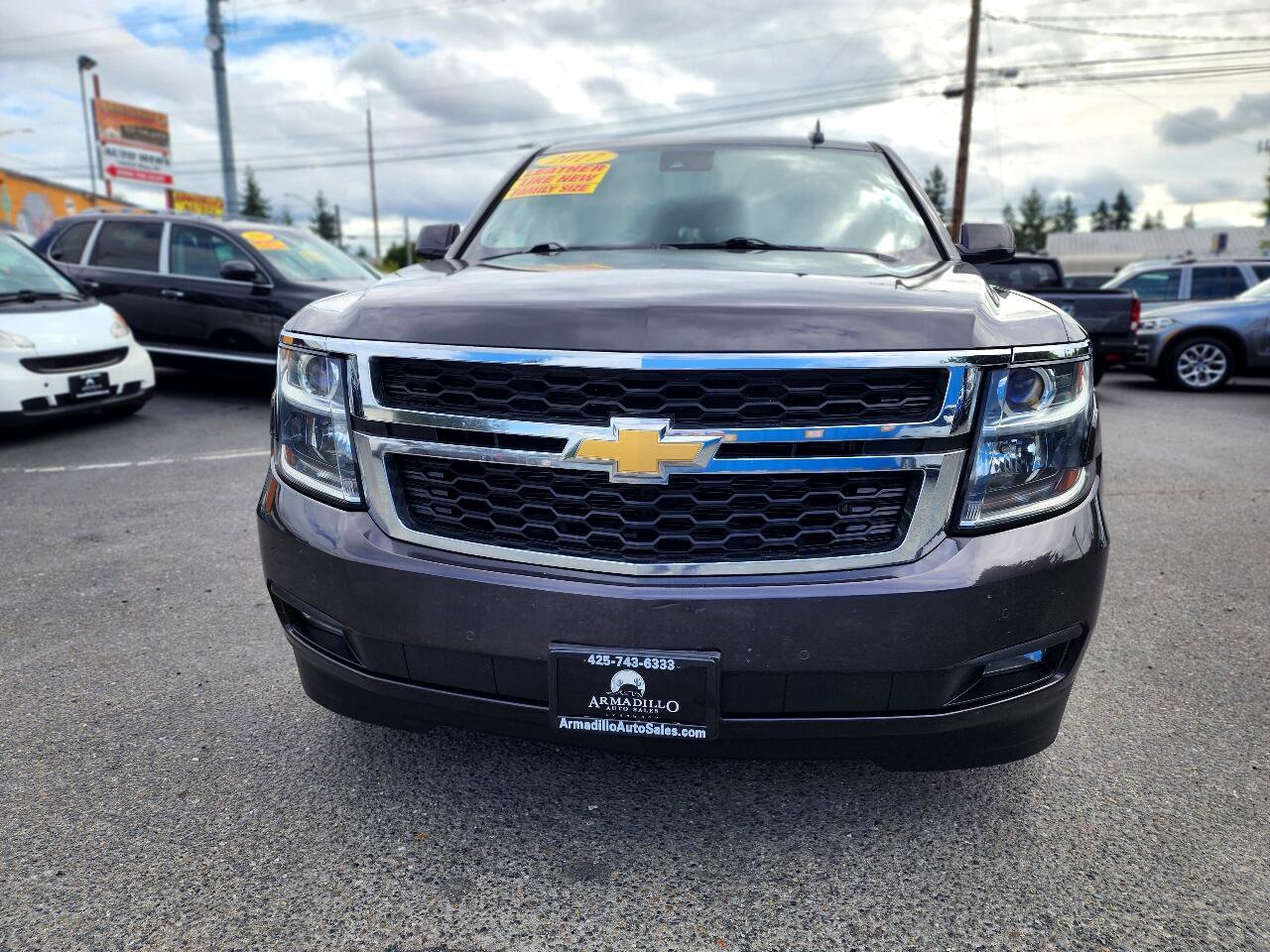 Used 2017 Chevrolet Suburban LT image 2