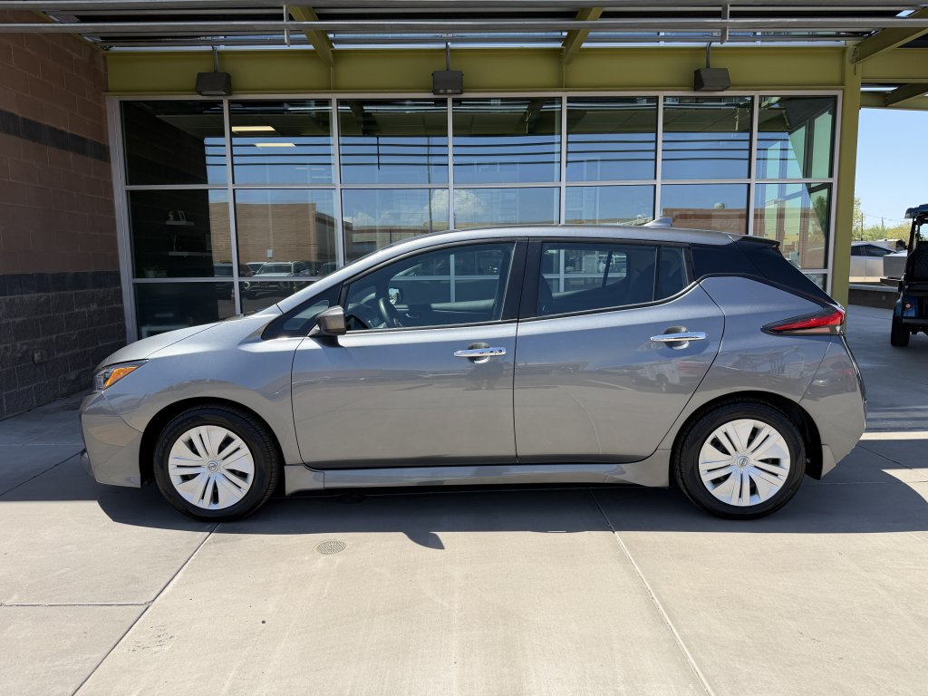 Used 2024 Nissan Leaf S FWD image 7