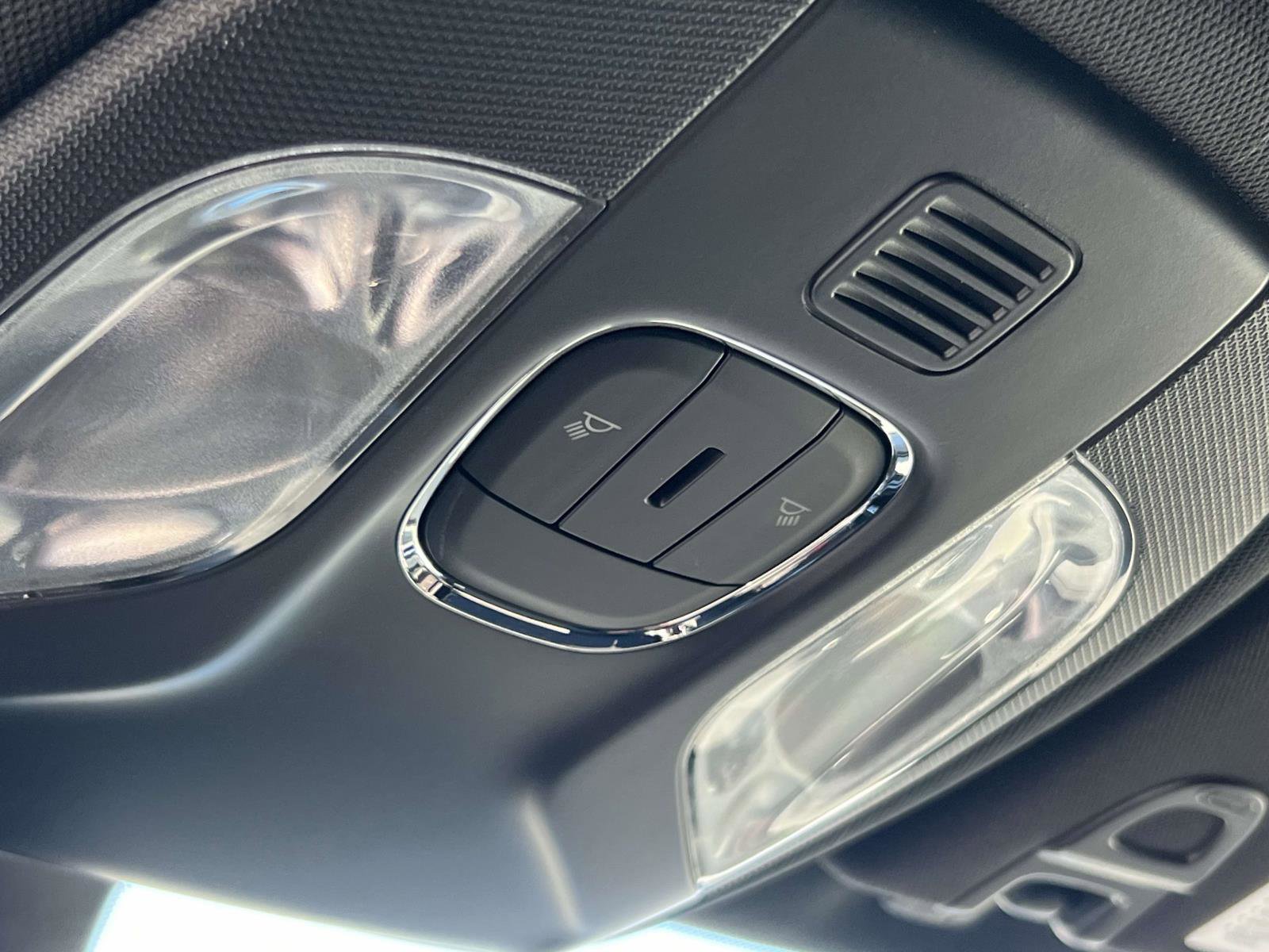 Used 2023 Jeep Compass Latitude image 14