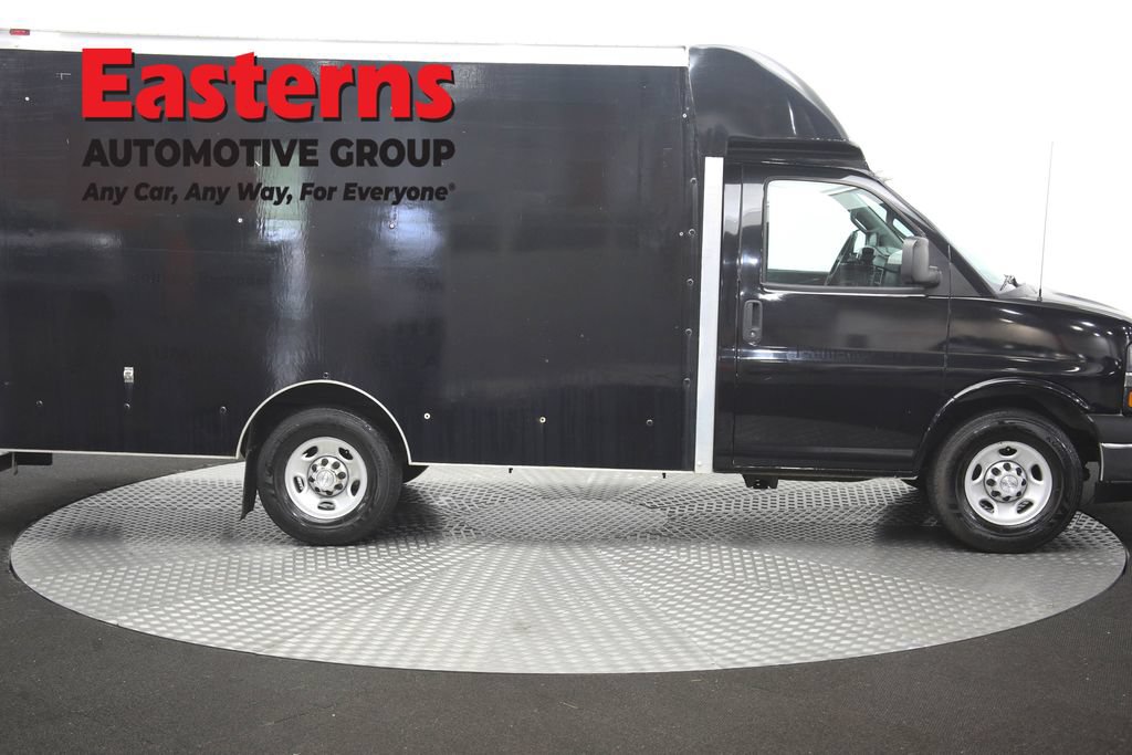 Used 2017 Chevrolet Express 3500 RWD image 42
