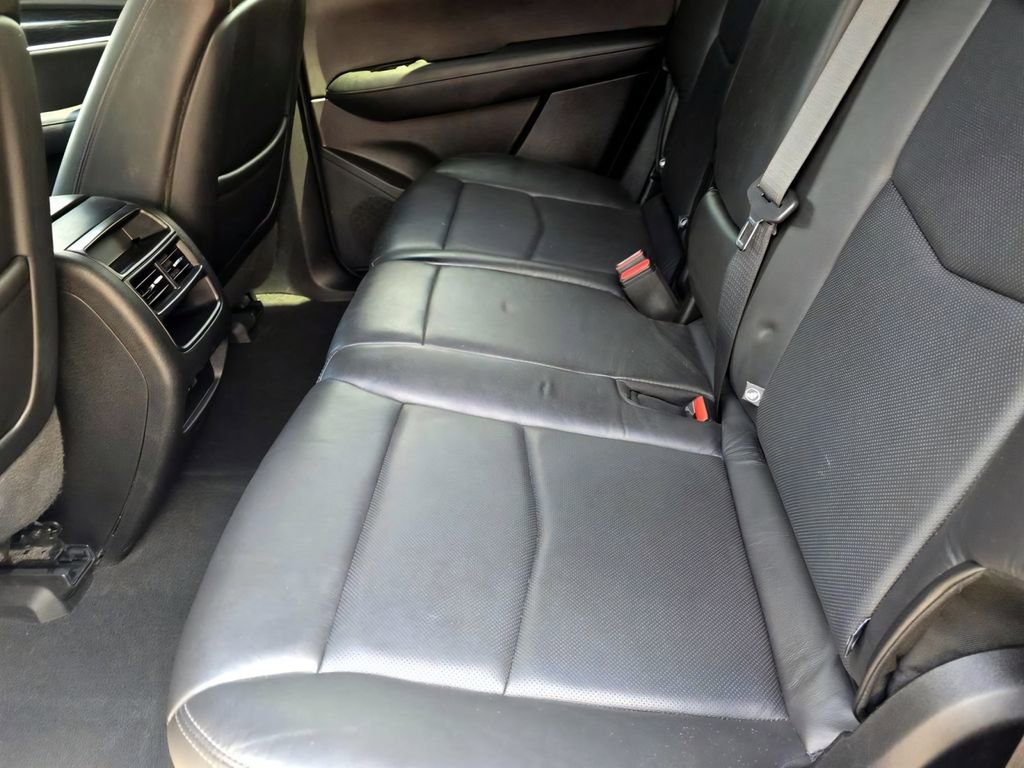 Used 2020 Cadillac XT5 Premium Luxury FWD image 16