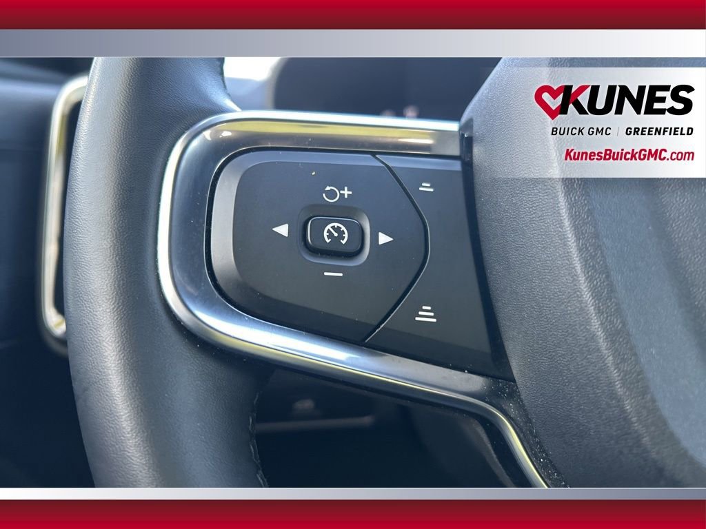 Used 2024 Volvo XC40 B5 Core image 20