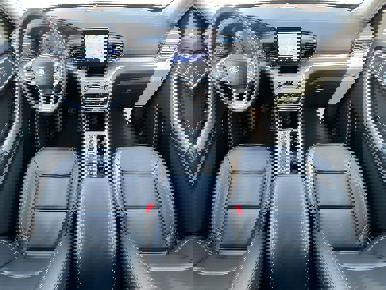 Used 2024 Ford Explorer XLT w/ Equipment Group 202A AWD/4WD image 15