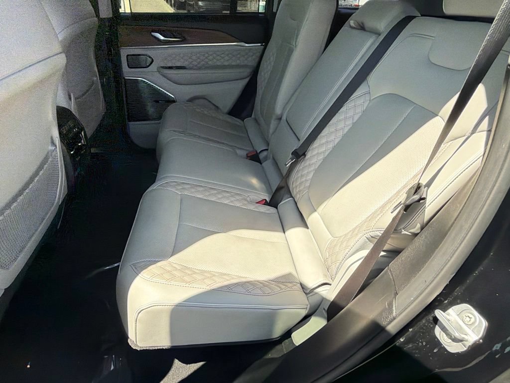 Used 2022 Jeep Grand Cherokee Summit w/ Advanced Protech Group IV AWD/4WD image 38