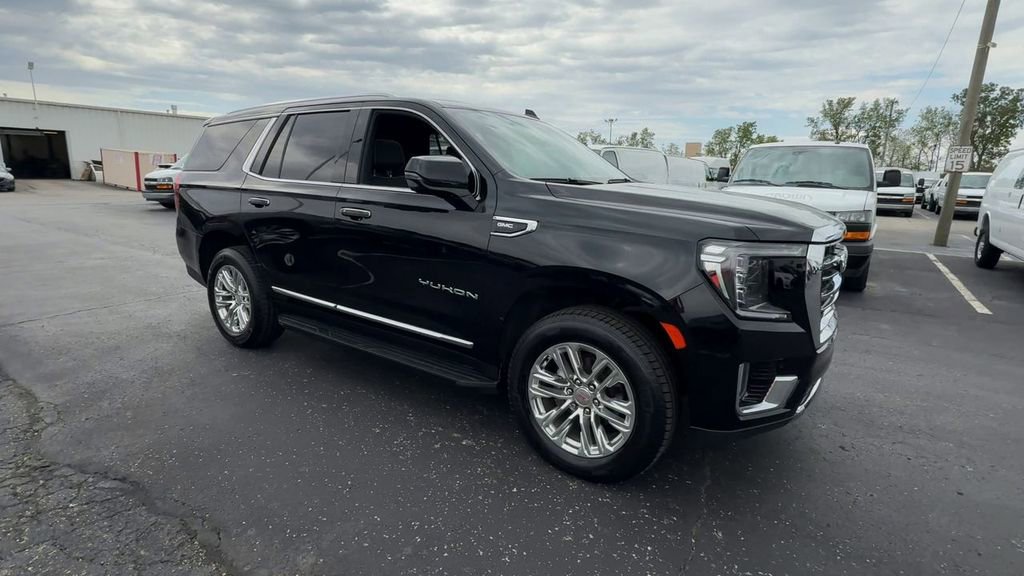 Used 2021 GMC Yukon SLT w/ SLT Premium Package AWD/4WD image 2