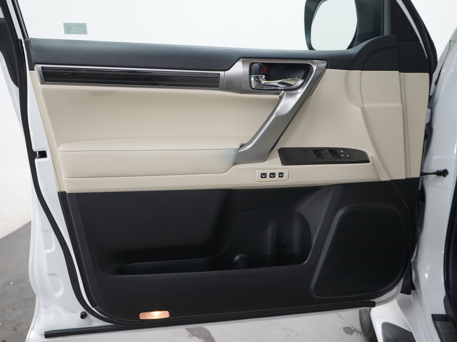 Used 2022 Lexus GX 460 Premium w/ Accessory Package AWD/4WD image 21