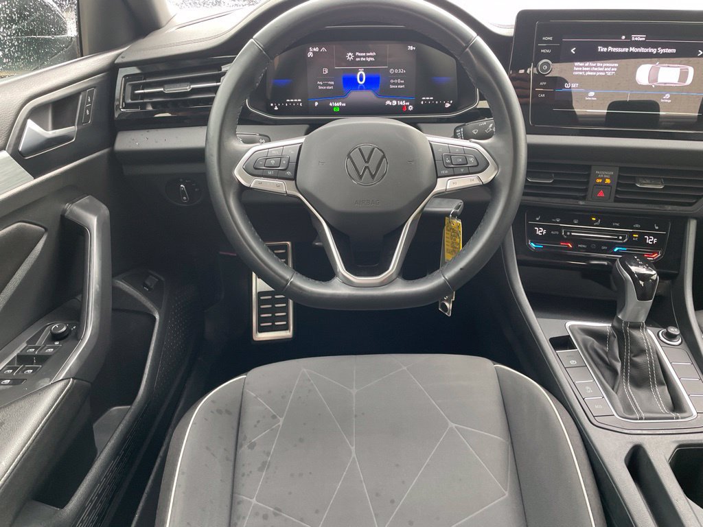 Used 2025 Volkswagen Jetta Sport FWD image 19