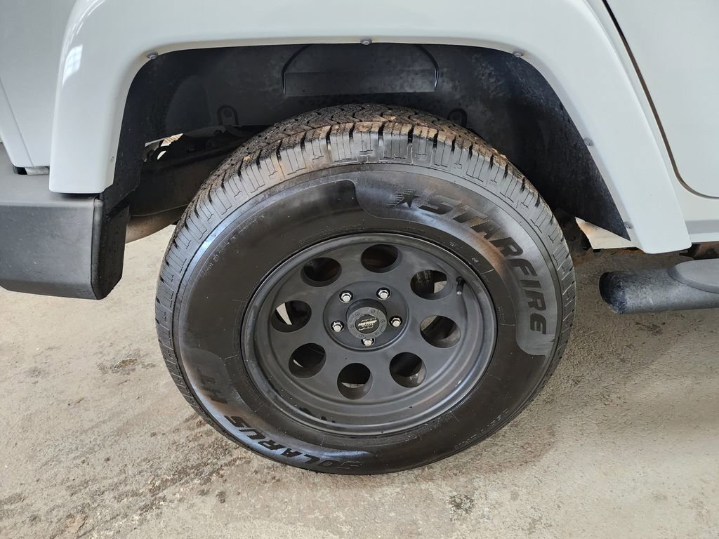 Used 2015 Jeep Wrangler Unlimited Sport w/ Connectivity Group image 34