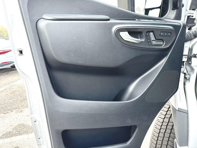 Used 2022 Mercedes-Benz Sprinter 2500 image 21