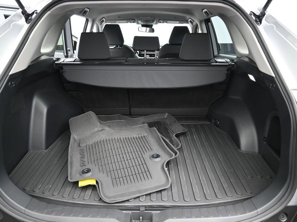 Certified 2025 Toyota RAV4 XLE image 32
