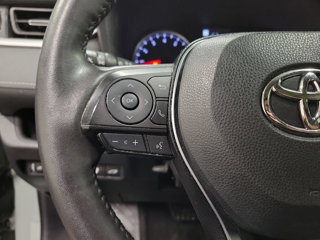 Used 2022 Toyota RAV4 XLE Premium AWD/4WD image 23