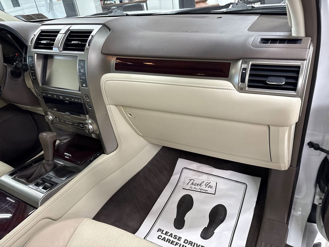 Used 2018 Lexus GX 460 image 47