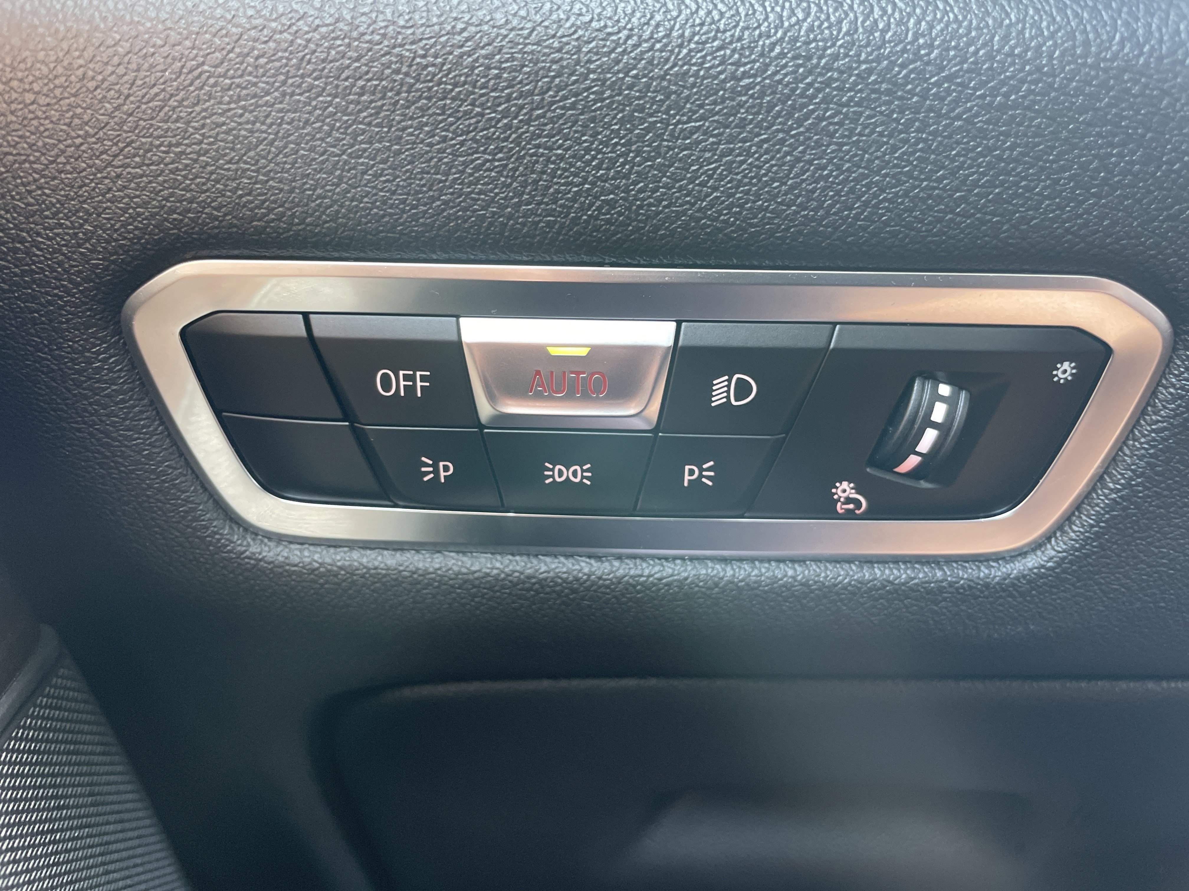 Used 2023 BMW X7 xDrive40i w/ Parking Assistance Package image 61