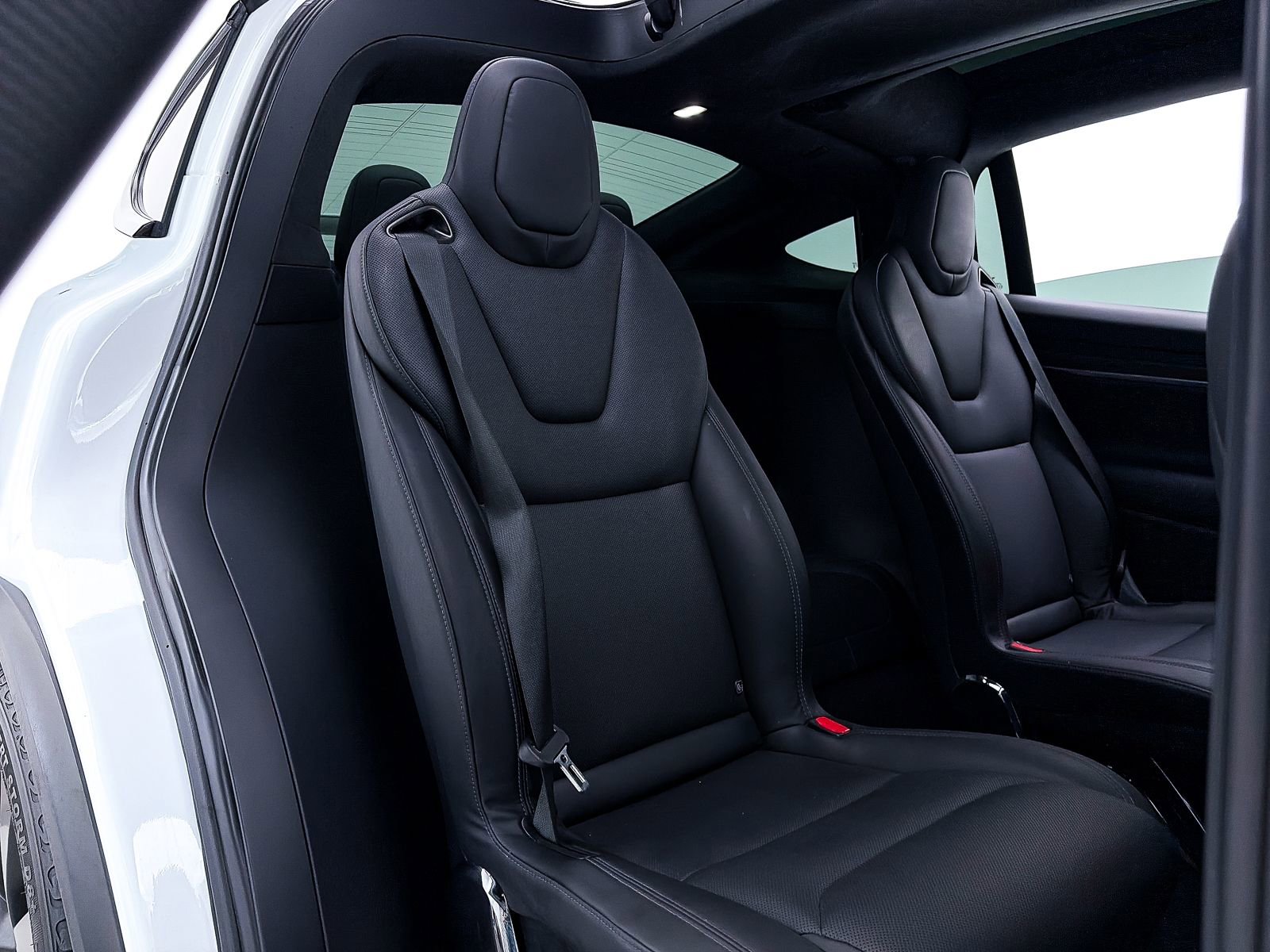 Used 2023 Tesla Model X image 32