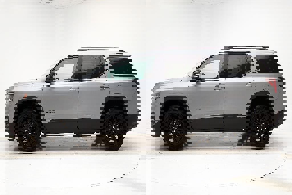 Used 2023 GMC Acadia SLE w/ Driver Convenience Package image 6